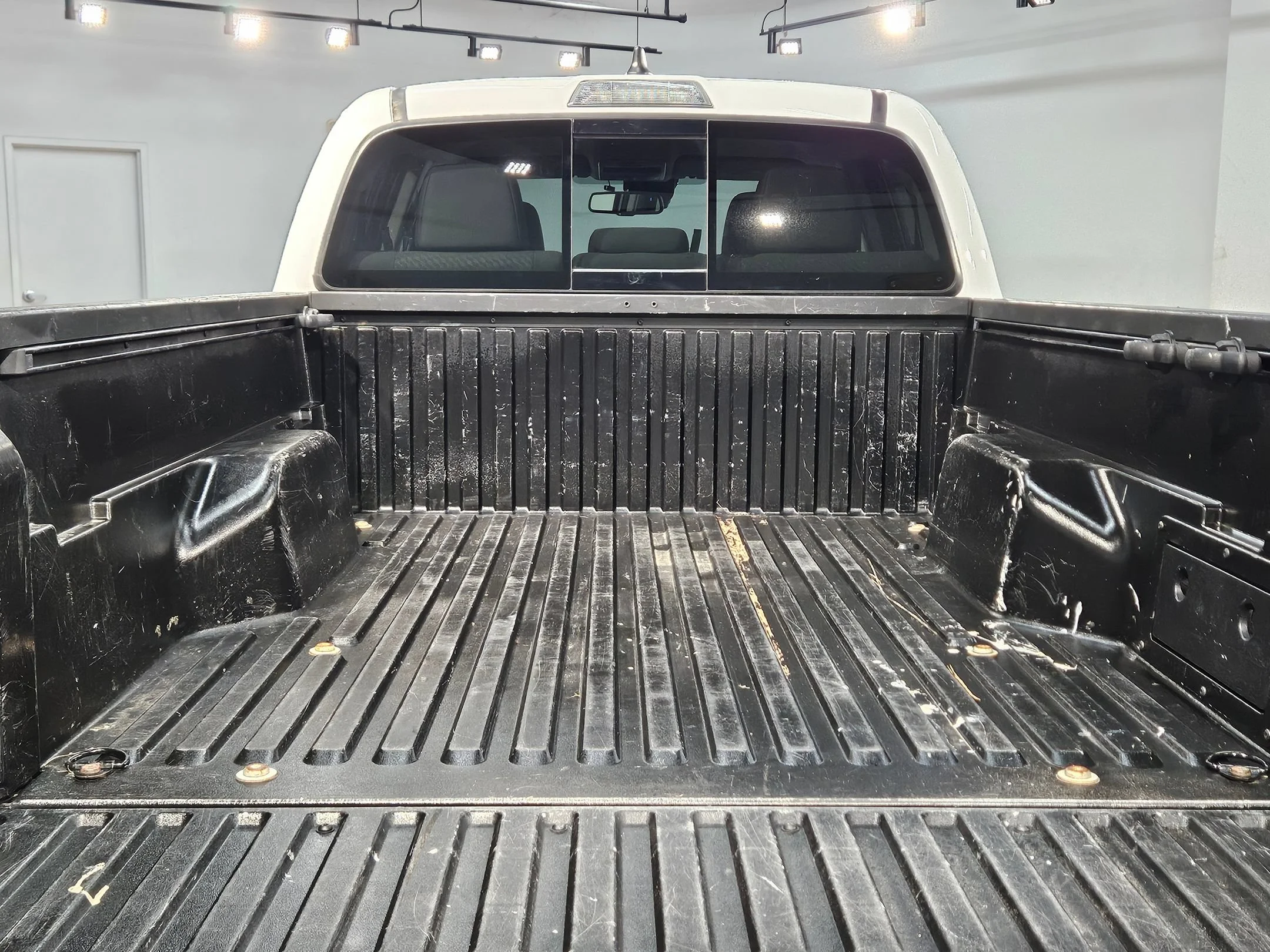 Used 2023 Ice Cap Toyota SR5 image 30