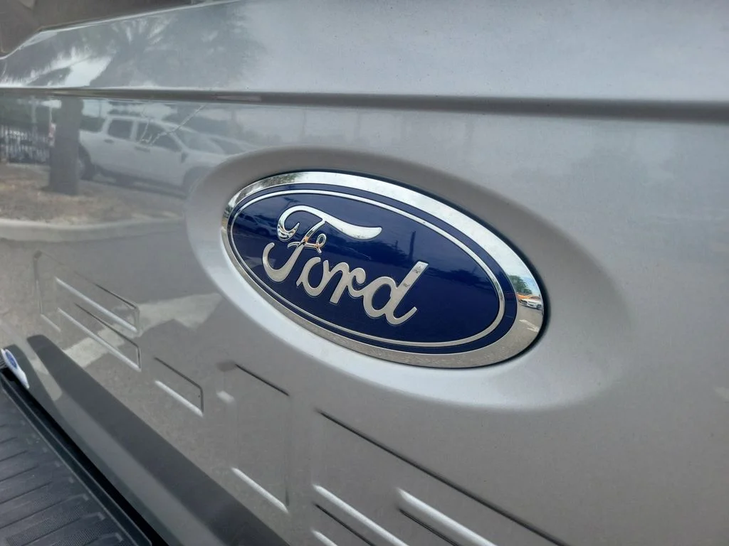 Used 2023 Silver Ford Lariat image 8