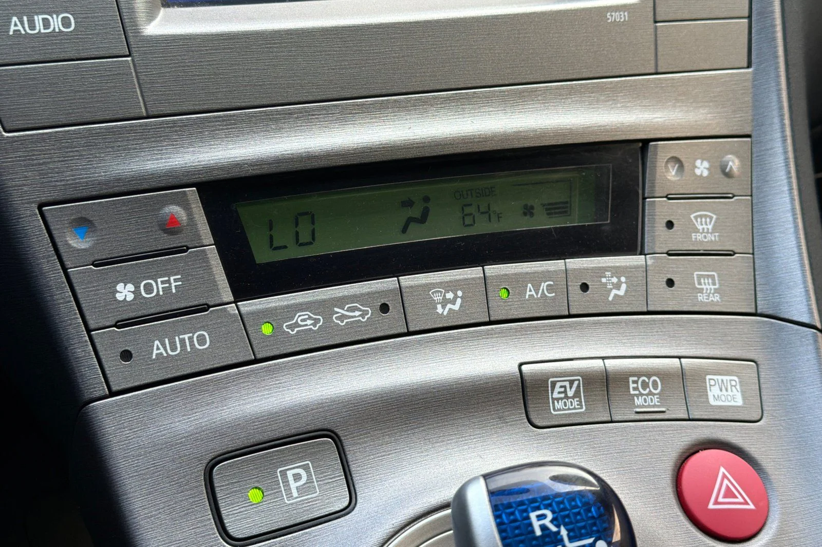 Used 2015 Red Toyota Two image 25