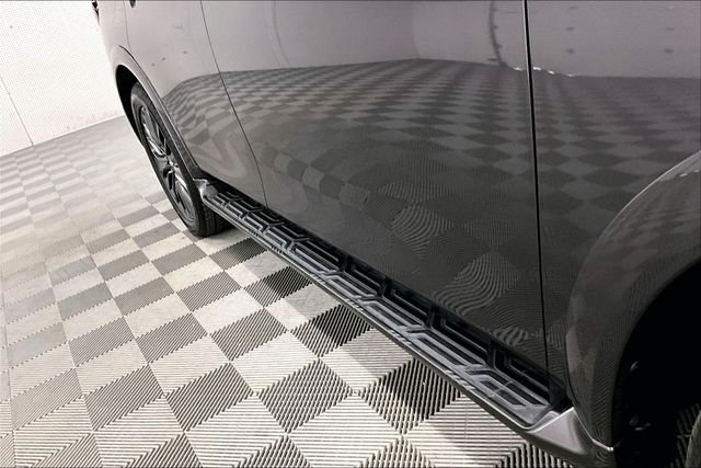 Used 2022 Anthracite Gray INFINITI Sensory image 11