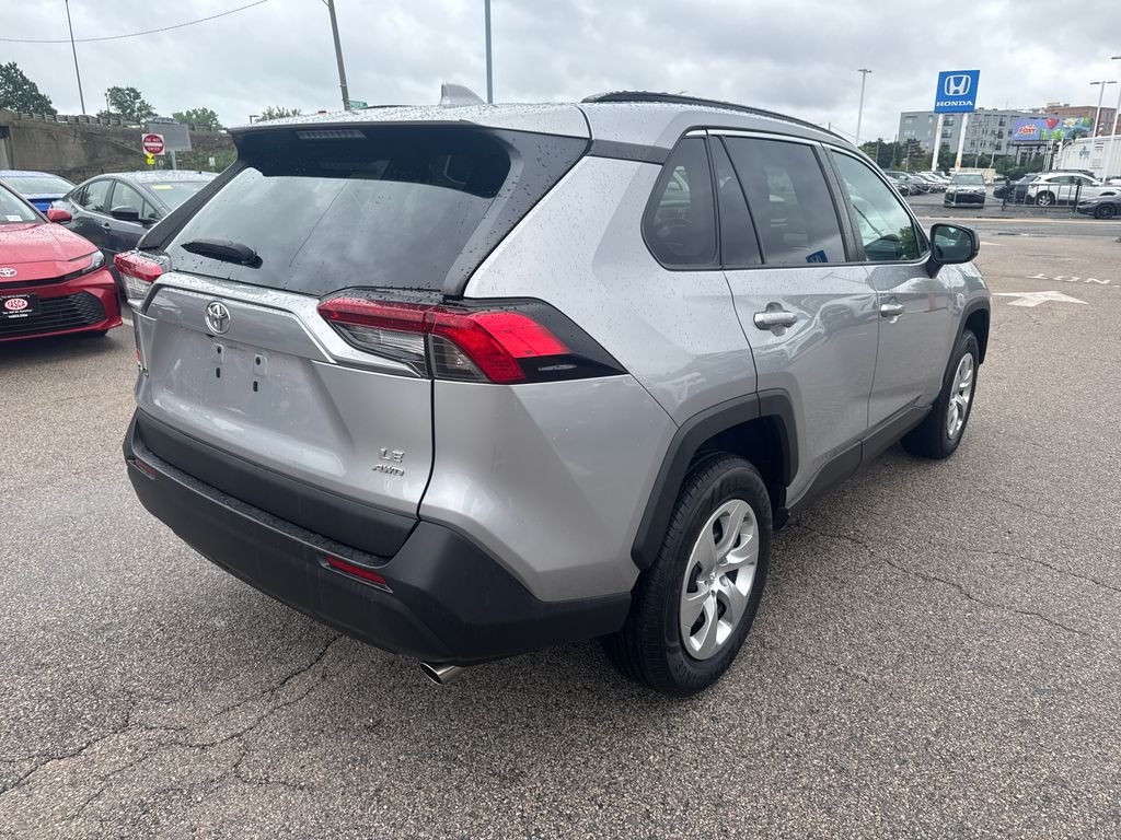 Used 2019 Silver Toyota LE image 8