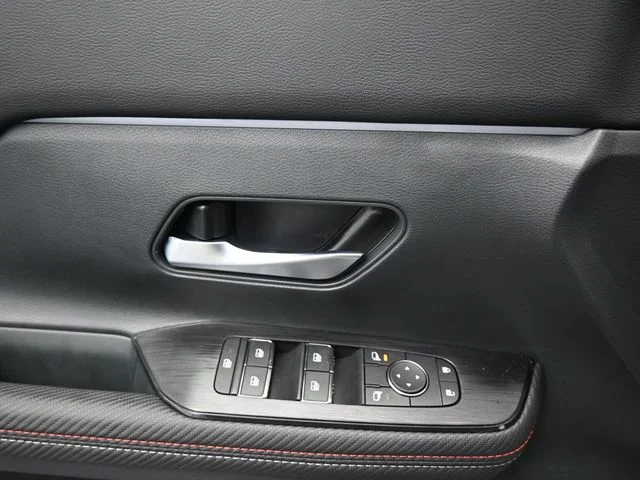 2025 Nissan Kicks SR - Photo 16
