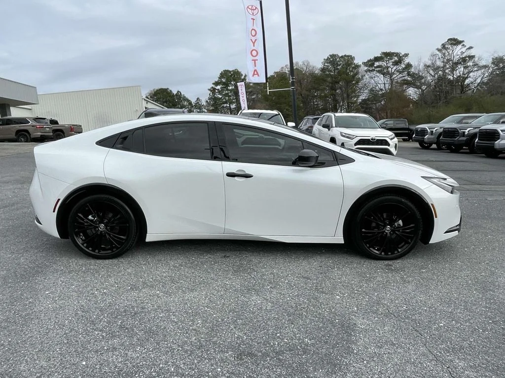 New 2026 Wind Chill Pearl Toyota Nightshade image 2