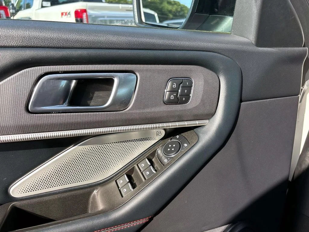 Used 2025 White Metallic Ford ST image 20