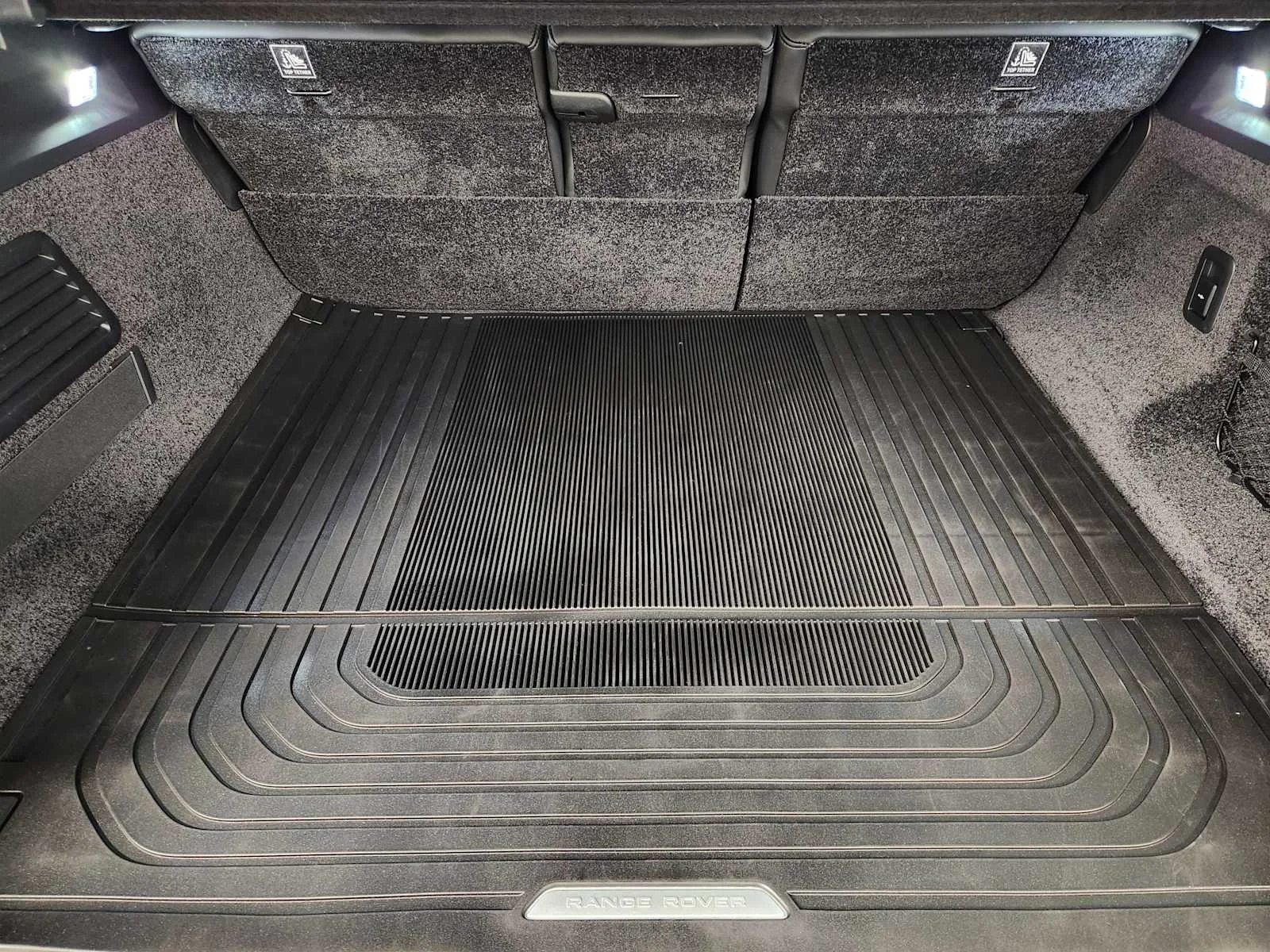 Used 2025 Fuji White Land Rover Autobiography - P530 SWB image 55