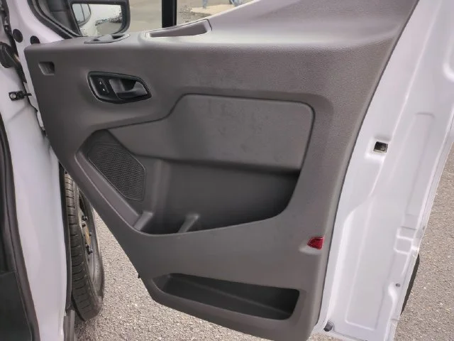 Used 2021 White Ford XL image 30