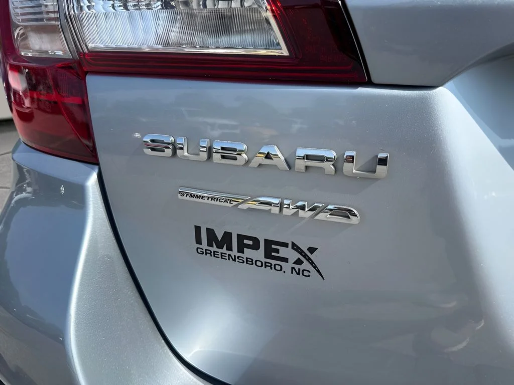Used 2018 Silver Subaru 2.5i Premium image 30