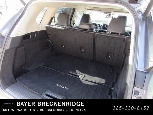Used 2021 Gray Nissan Platinum image 11