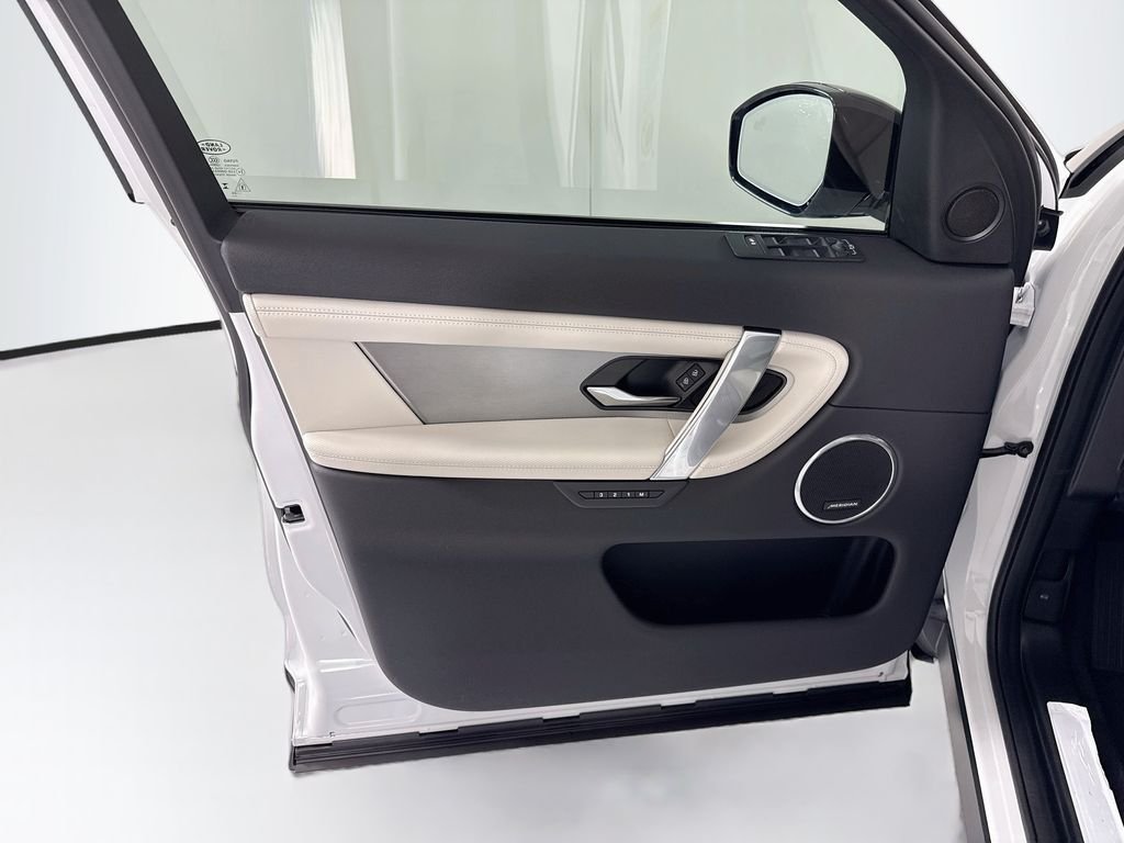 New 2026 Fuji White Land Rover Landmark image 26