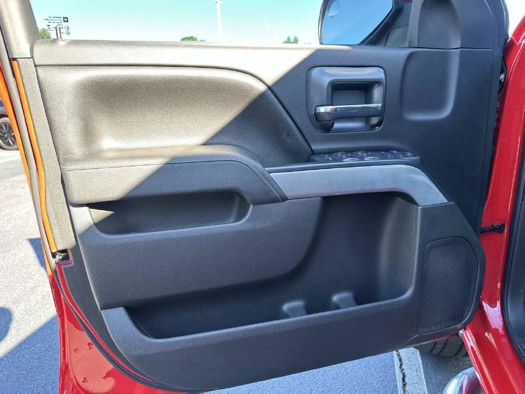 Used 2016 Red Chevrolet LT image 19