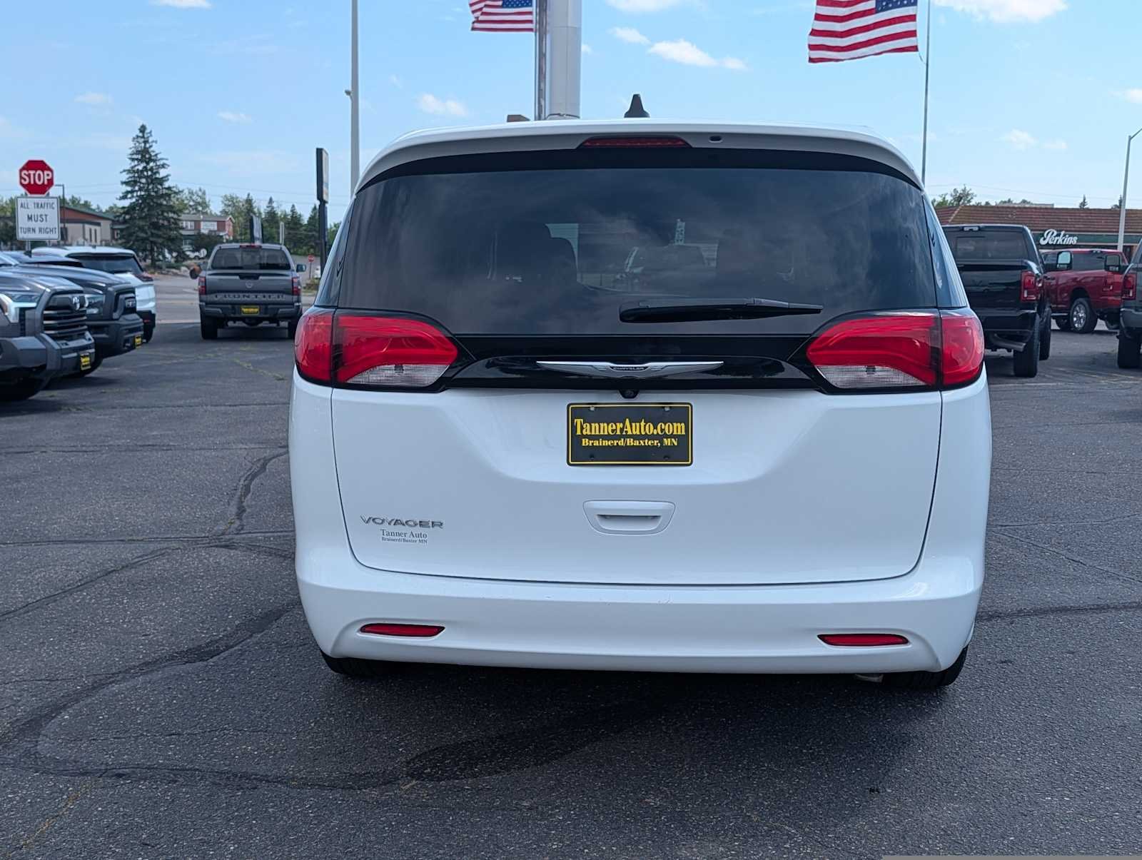 Used 2023 Bright White Clearcoat Chrysler LX image 6