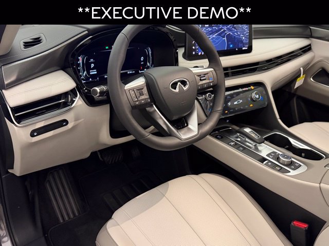 Certified Used 2026 Graphite Shadow INFINITI LUXE image 15