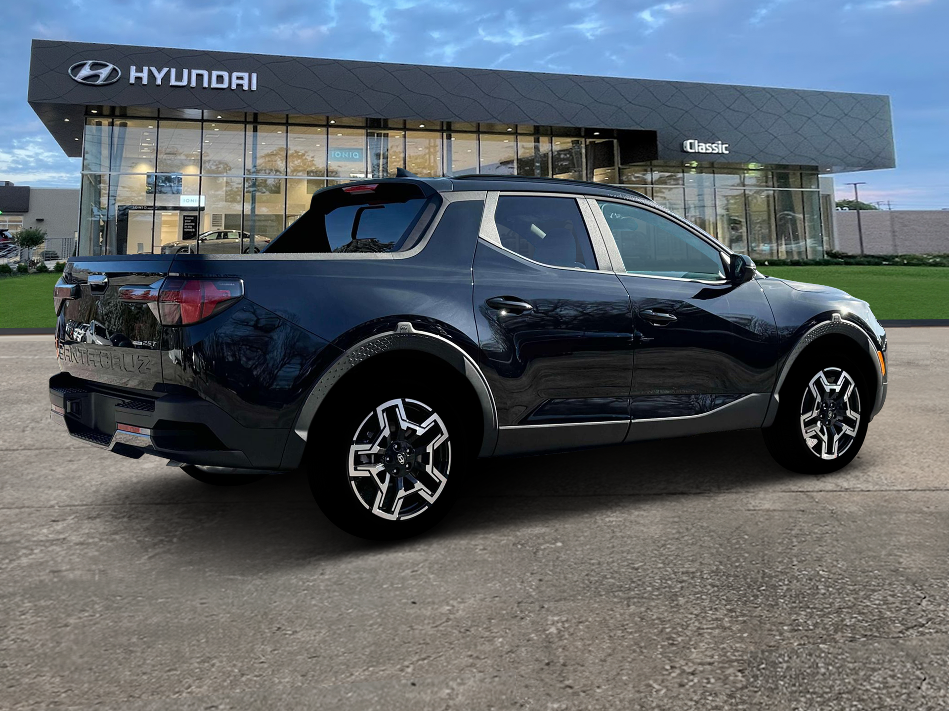 Used 2025 Phantom Black Pearl Hyundai Limited image 8