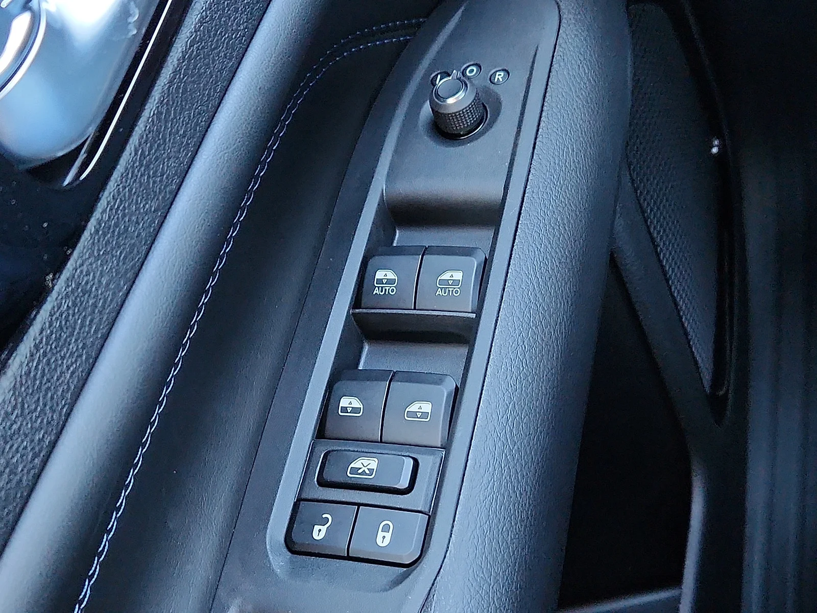 New 2026 PBJ Hydro Blue Jeep LATITUDE ALTITUDE 4X4 image 17