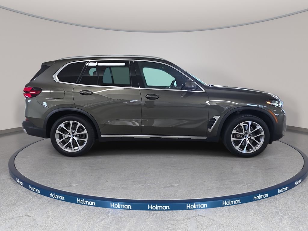 Certified Used 2024 Manhattan Green Metallic BMW sDrive40i image 4