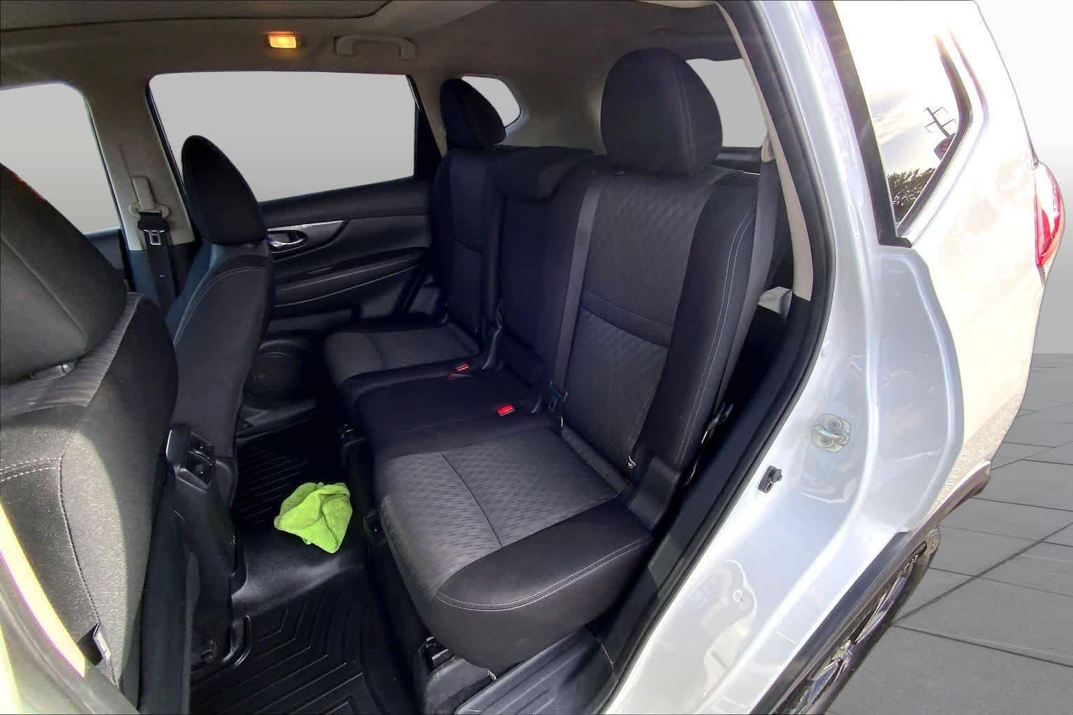 Used 2020 Pearl White Tricoat Nissan SV image 21