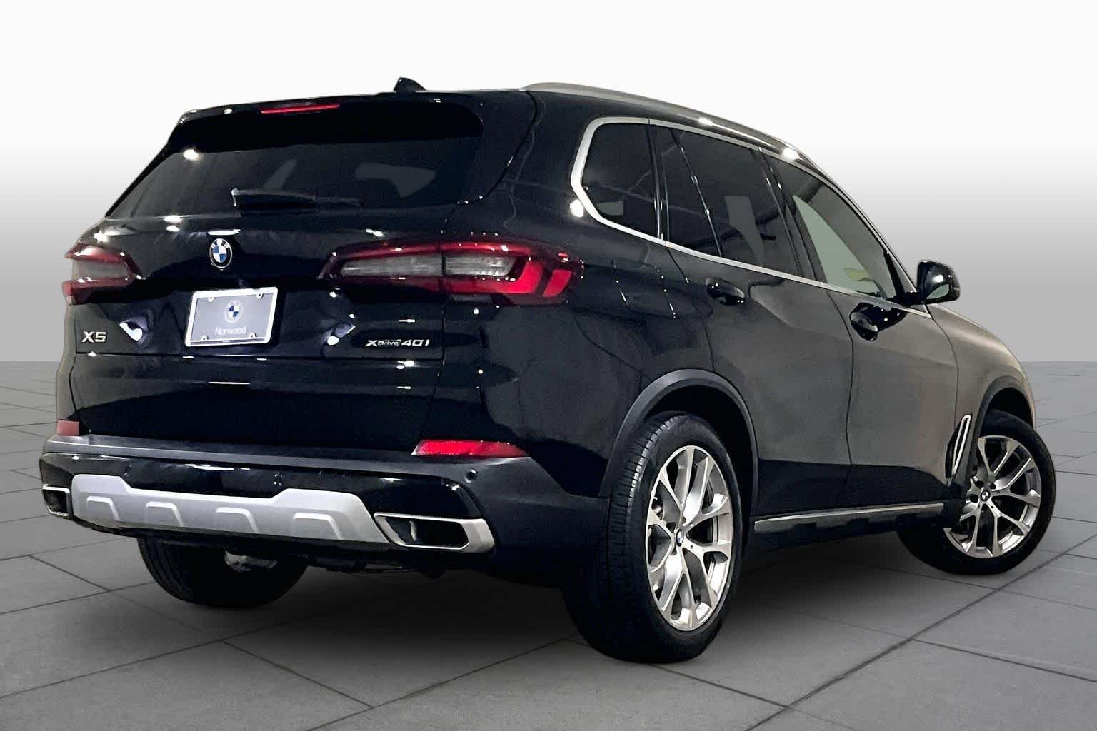Used 2022 Jet Black BMW xDrive40i image 12