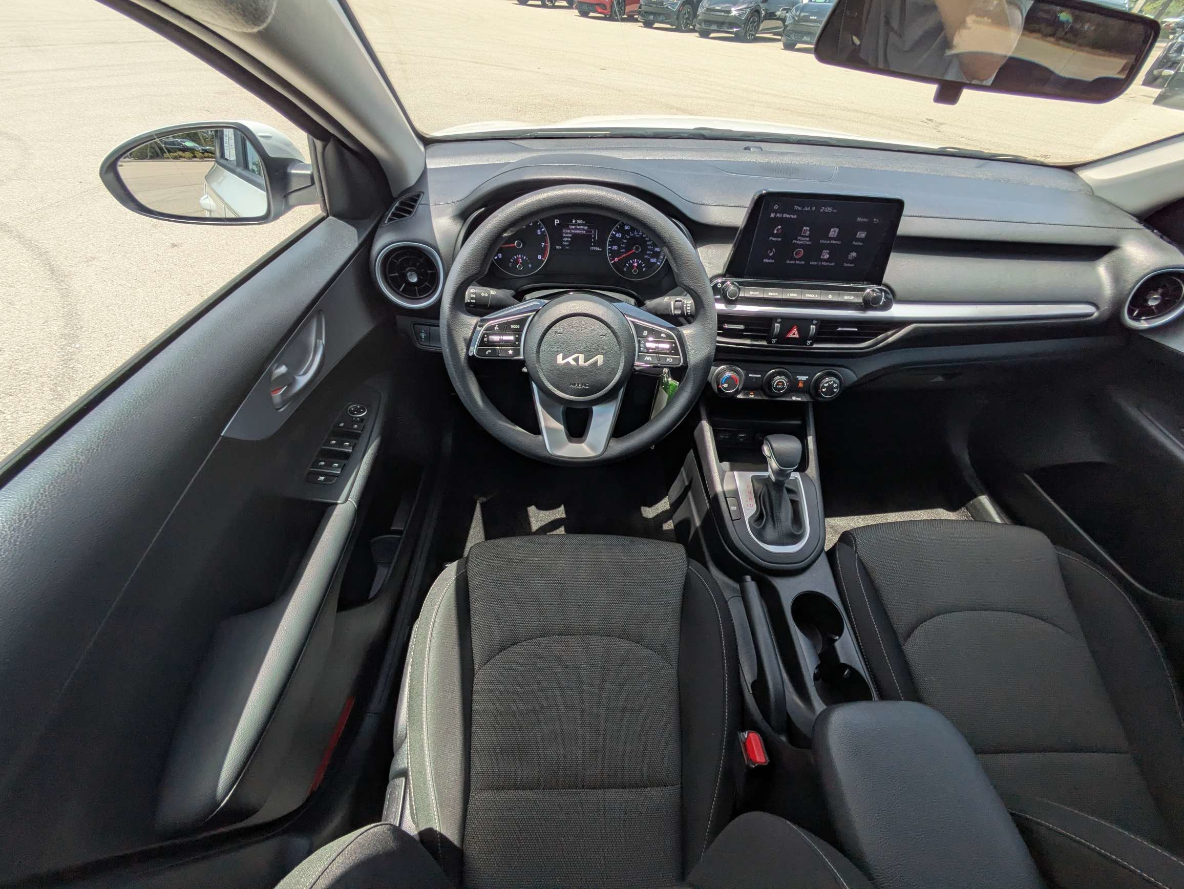 Certified Used 2024 Snow White Pearl Kia LXS image 16