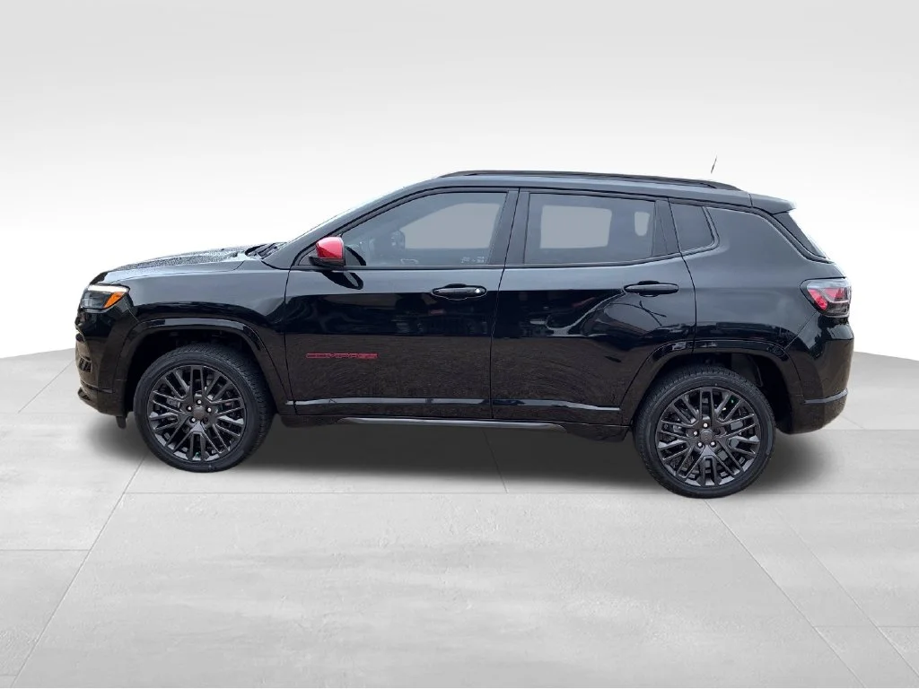 Used 2023 Black Jeep Limited image 2