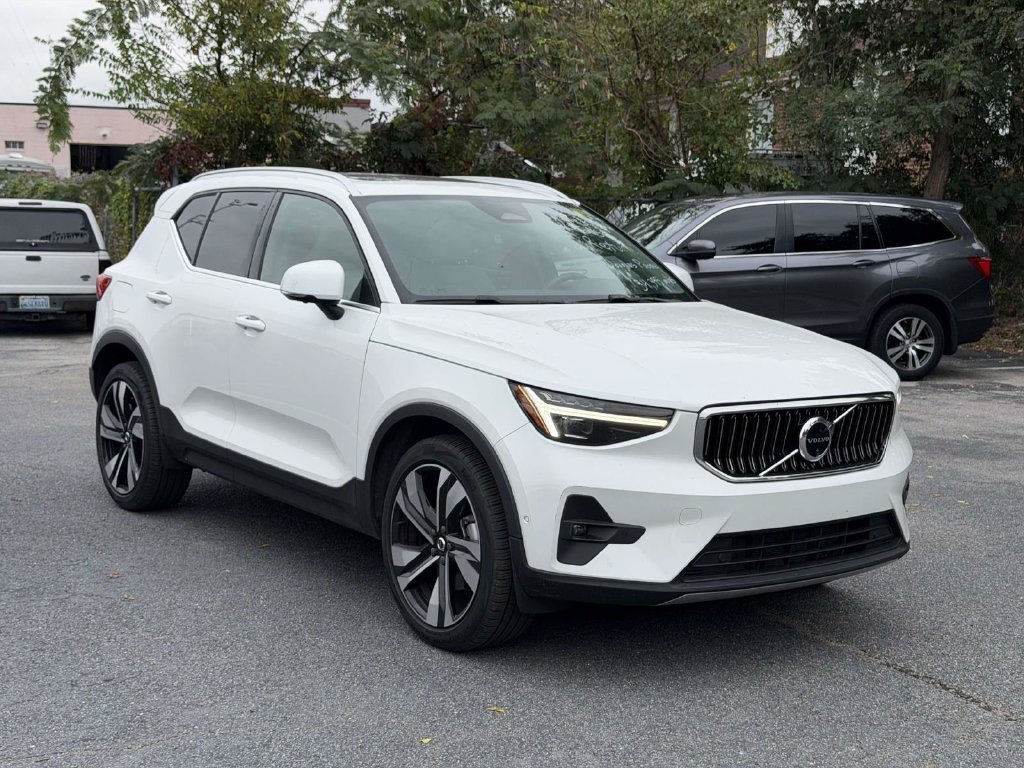 Used 2023 White Volvo Ultimate image 1