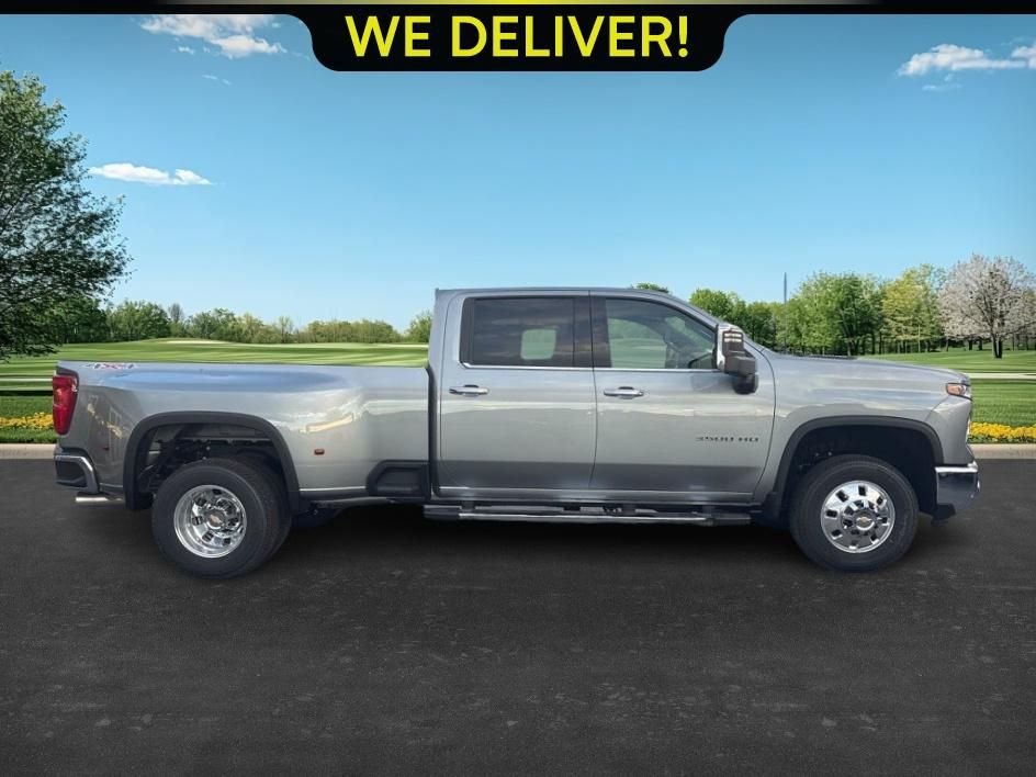 2026 Chevrolet Silverado 3500HD LTZ photo 4