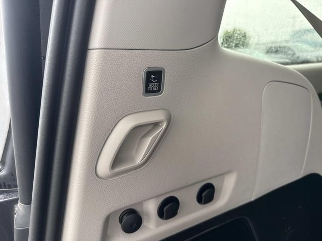 Certified Used 2024 Bright White Clearcoat Jeep Series II image 7