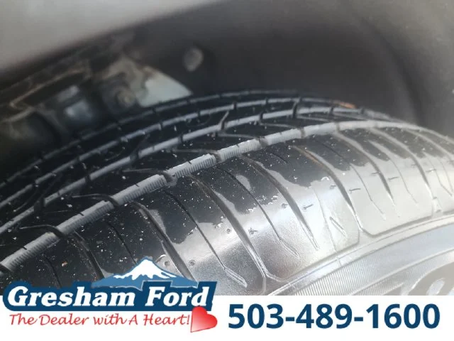 Certified Used 2021 Oxford White Ford SE image 32