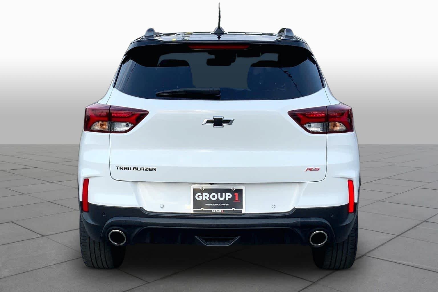 Used 2023 Summit White Chevrolet RS image 5