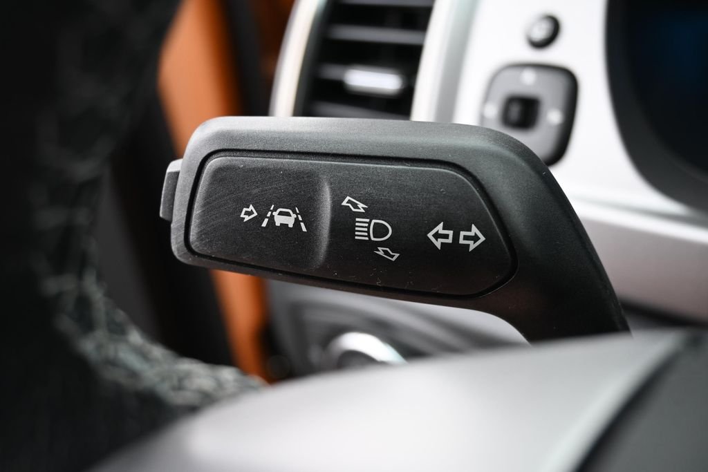 Certified Used 2019 Saber Metallic Ford XLT image 32