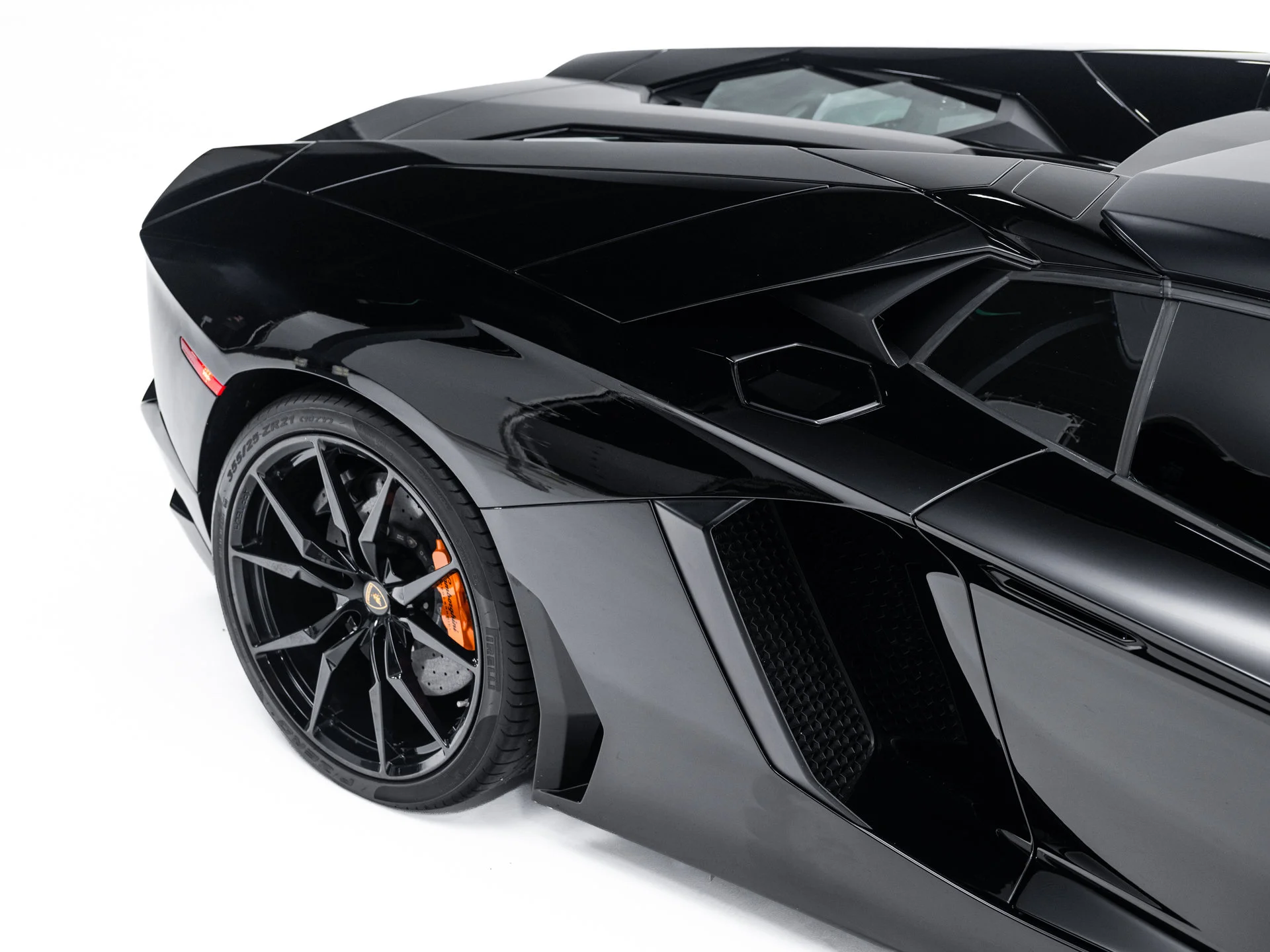 Used 2014  Lamborghini LP700-4 image 19