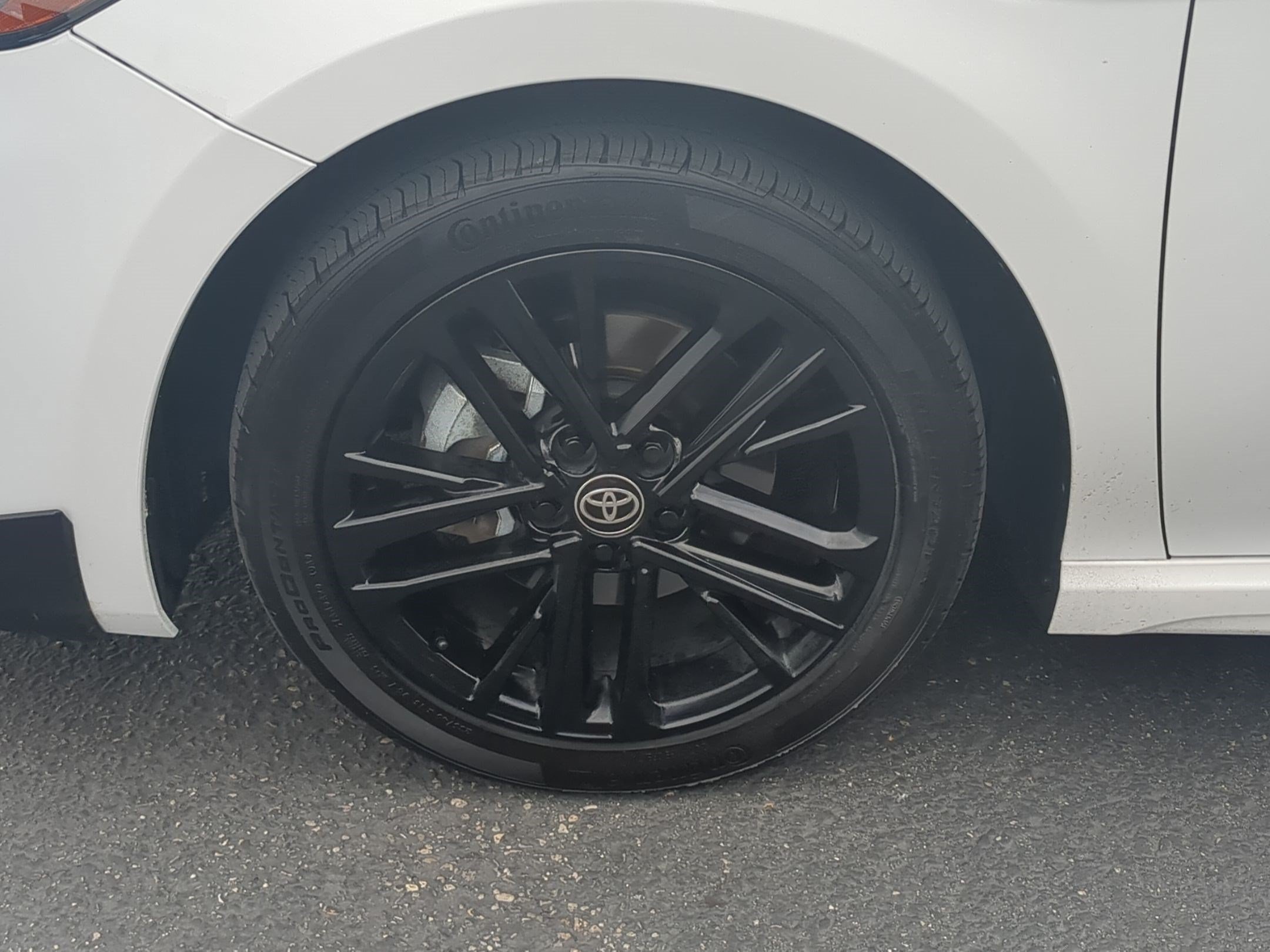 Used 2025 Ice Toyota LE image 13