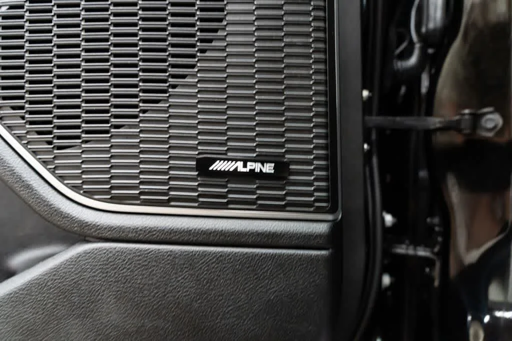 Used 2023 Diamond Black Crystal Pearlcoat Jeep  image 24