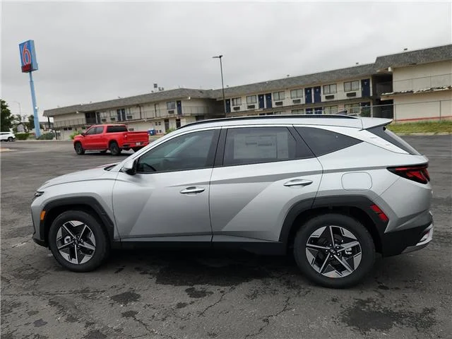 New 2026 Shimmering Silver Hyundai SEL image 2