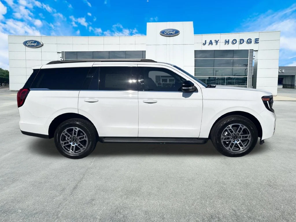 New 2026 Oxford White Ford Active image 7