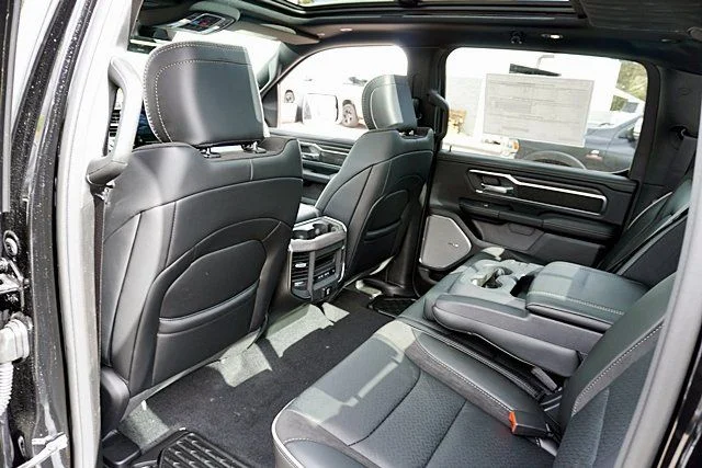New 2026 Diamond Black Crystal Pearl-Coat Exterior Paint RAM Laramie image 25