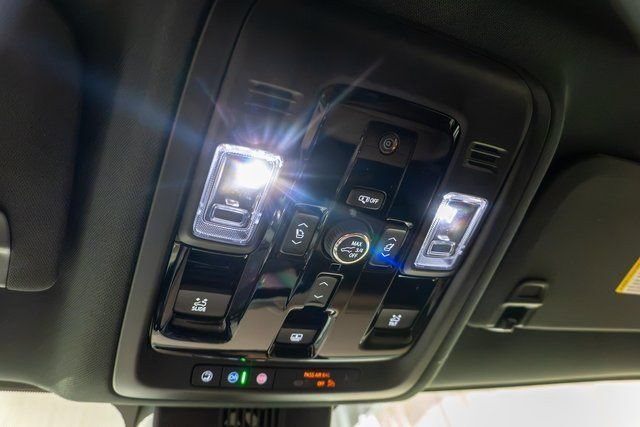 New 2026 Polar White Tricoat Chevrolet High Country image 32