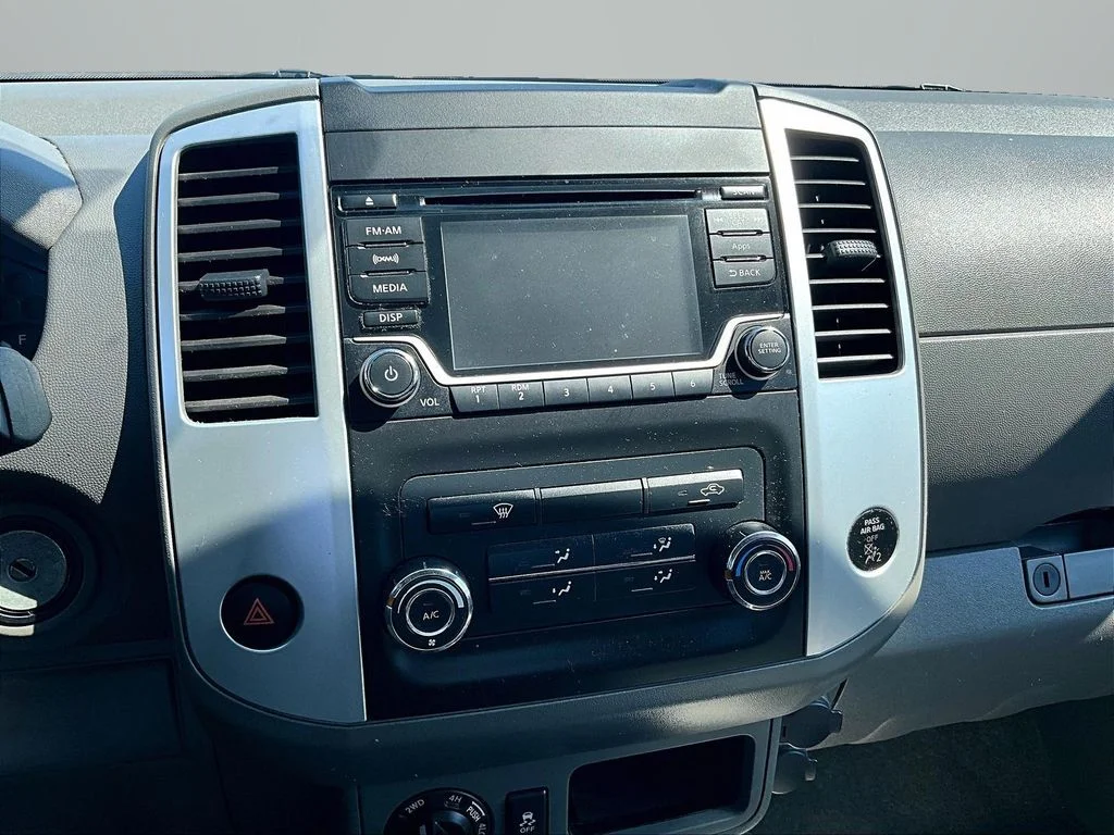 Used 2015 Blue Nissan SV image 6