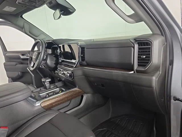 Used 2025 Sterling Metallic GMC Elevation image 22