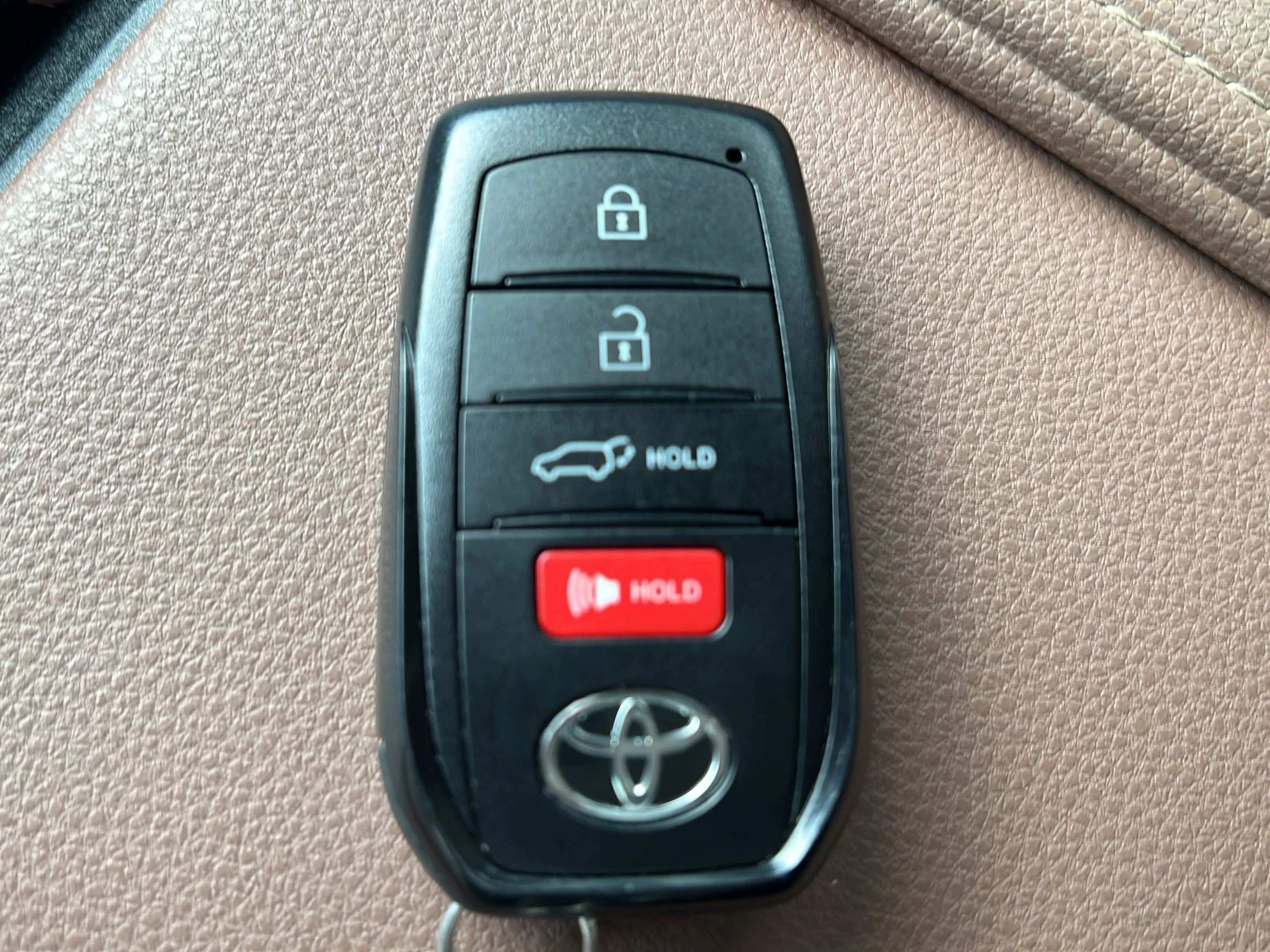 Used 2025 Pearl Toyota Platinum image 9