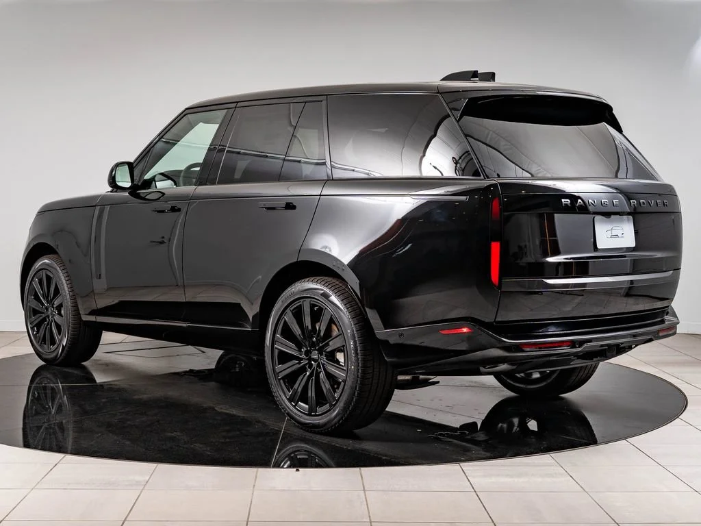New 2026 Santorini Black Land Rover SE image 6