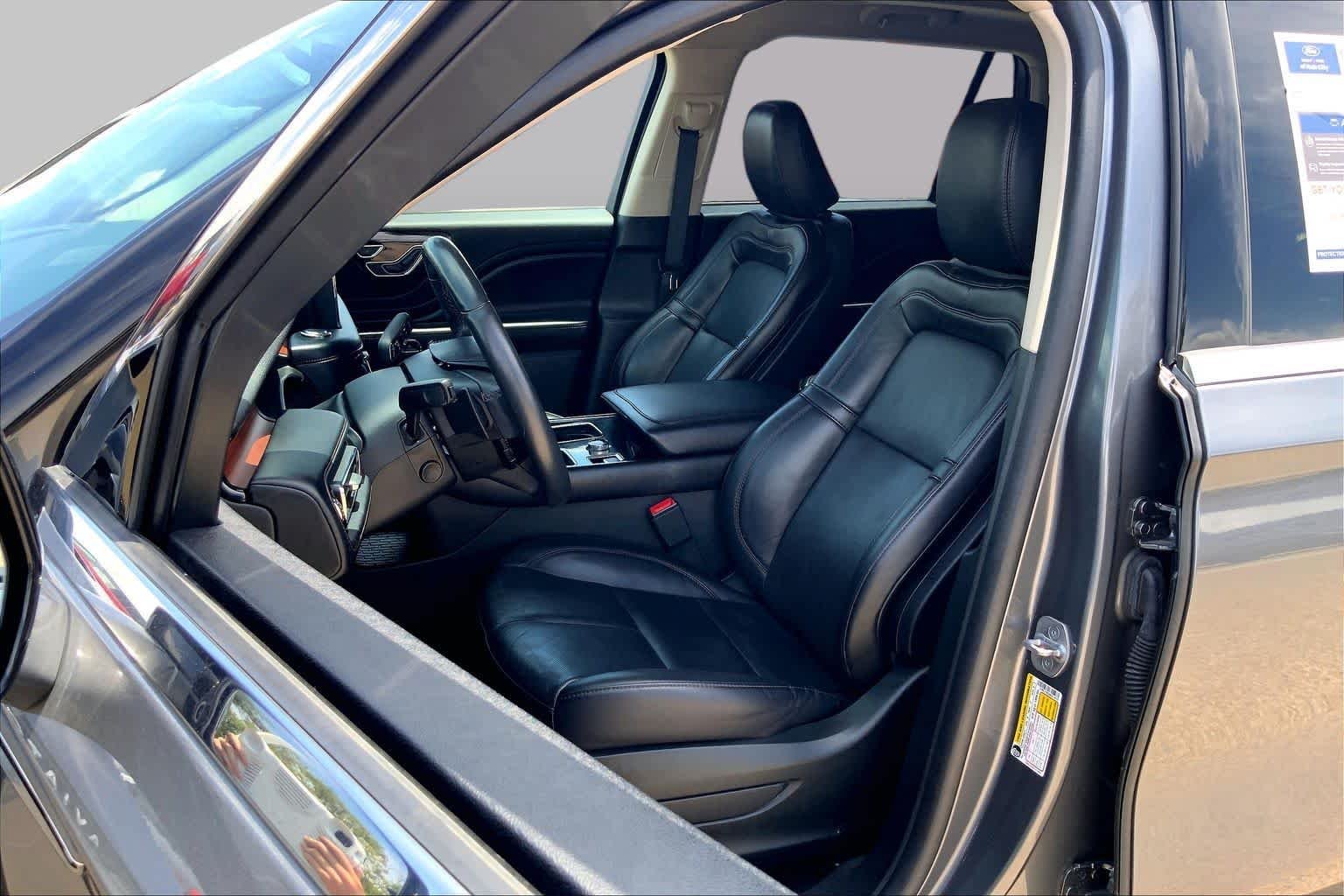 Used 2022 Asher Gray Metallic Clearcoat Lincoln Reserve image 8
