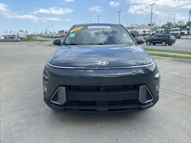 Certified Used 2025 Gray Hyundai SE image 4