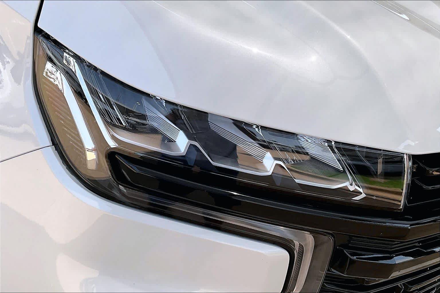 Certified Used 2024 Iridescent Pearl Tricoat Chevrolet RST image 26