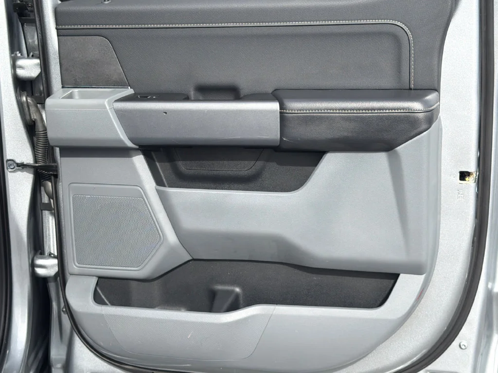 Used 2025 Silver Ford XLT image 16