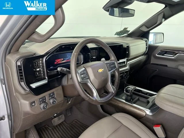 Used 2025 Sterling Gray Metallic Chevrolet LT image 14