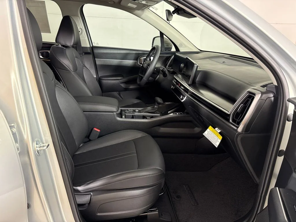 New 2026 Ivory Silver Kia S image 16