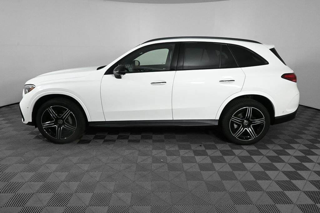 New 2027 Polar White Mercedes-Benz GLC 300 image 3