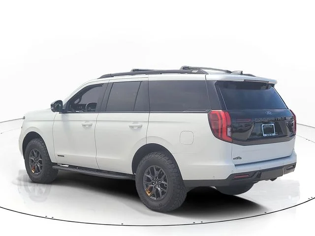 New 2025 White Metallic Ford Tremor image 7