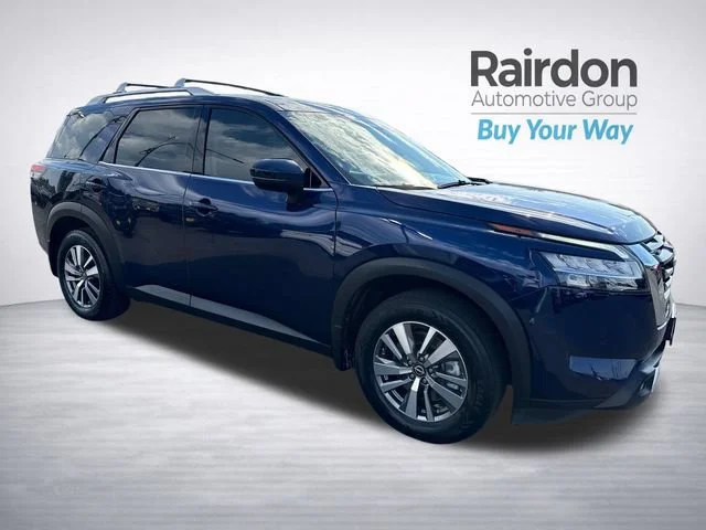 2022 Nissan Pathfinder SL