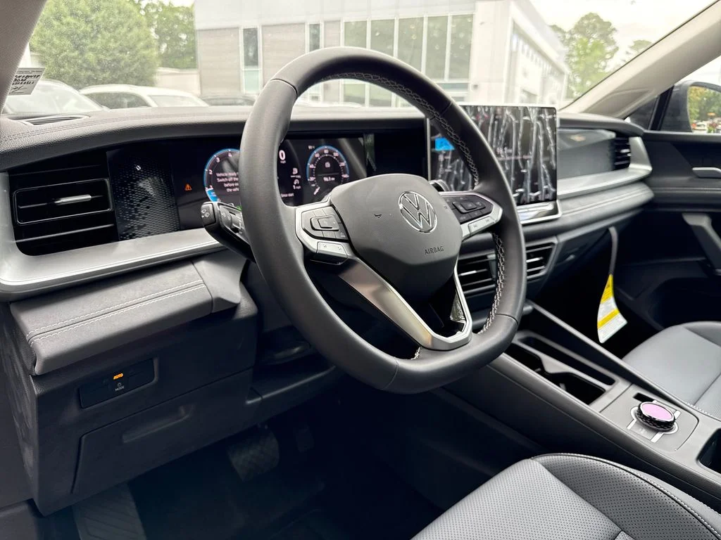 New 2026 Deep Black Pearl Volkswagen SE image 13